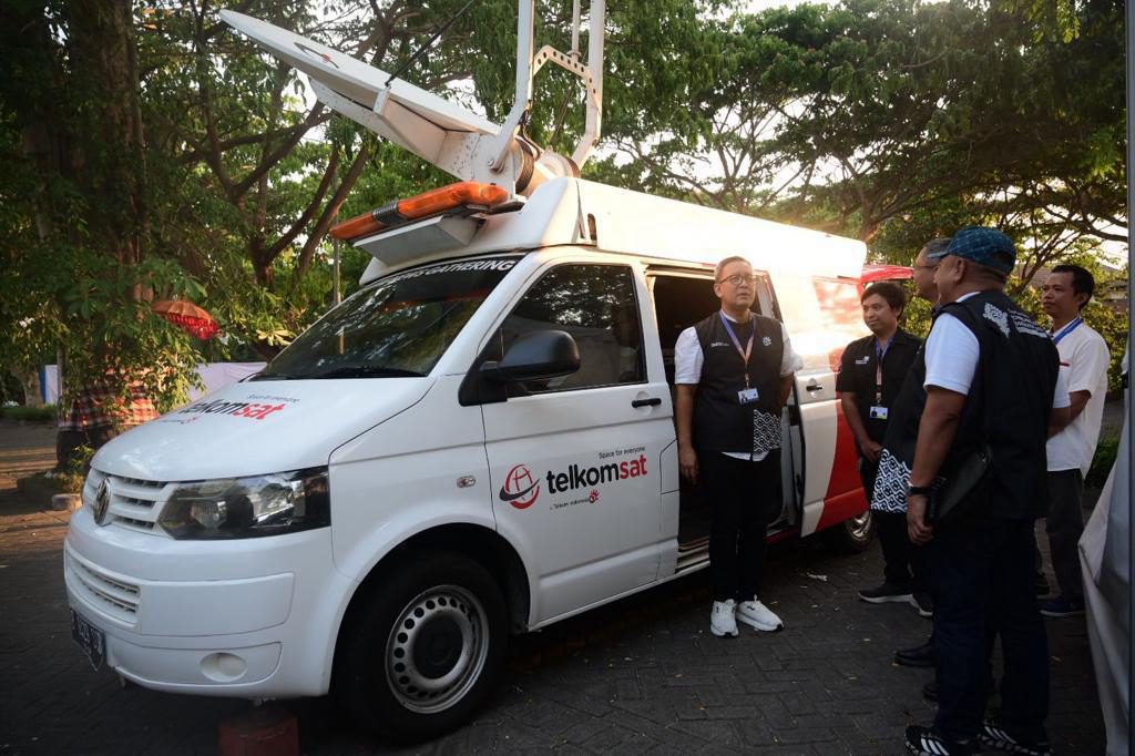 Mobil Satelit TelkomSat